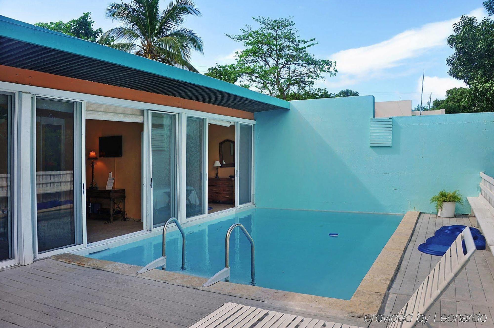 Pavilions And Pools Condo Villas 만달 시설 사진
